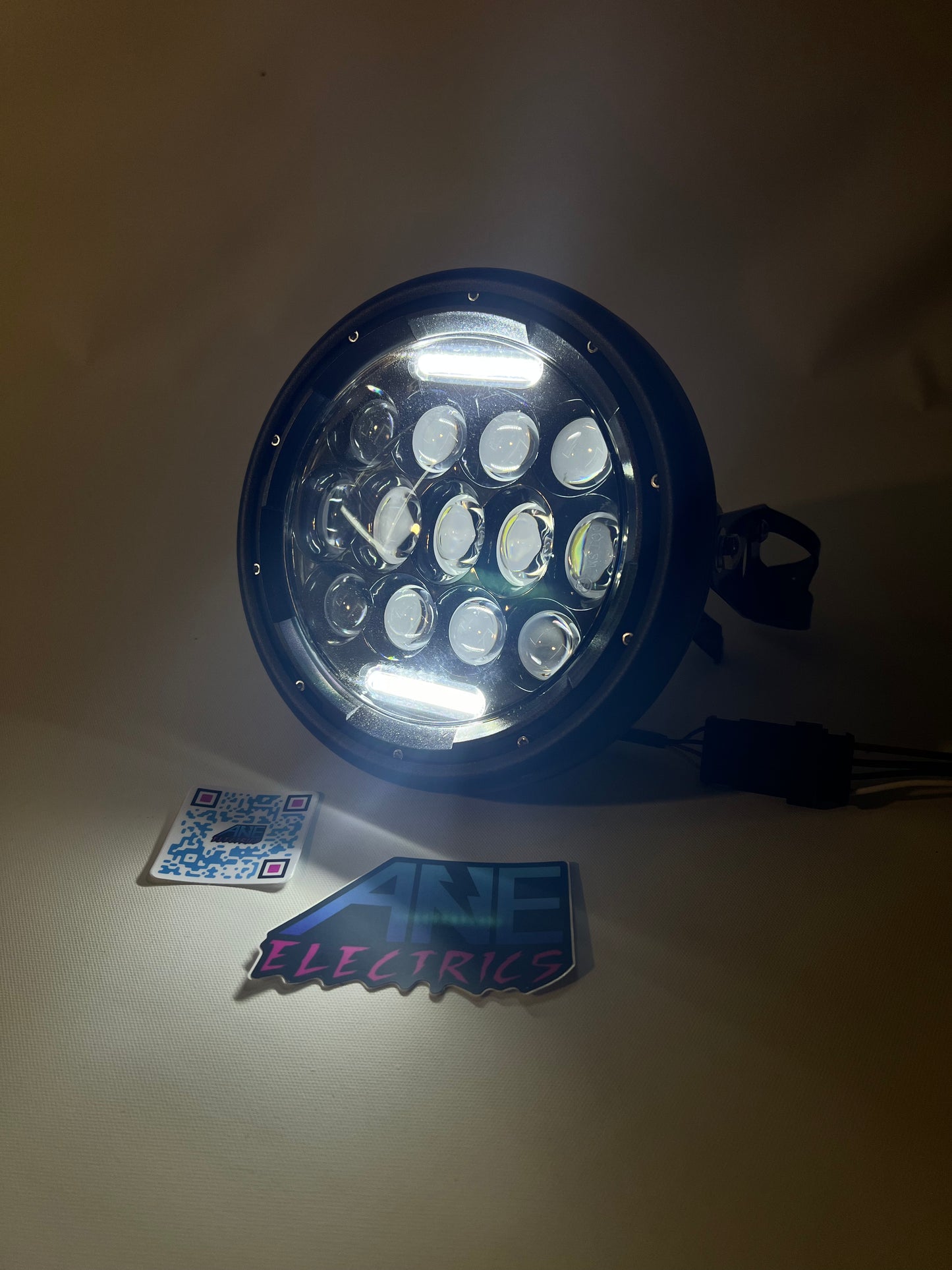 All-In-One, Plug and Play Light Kit